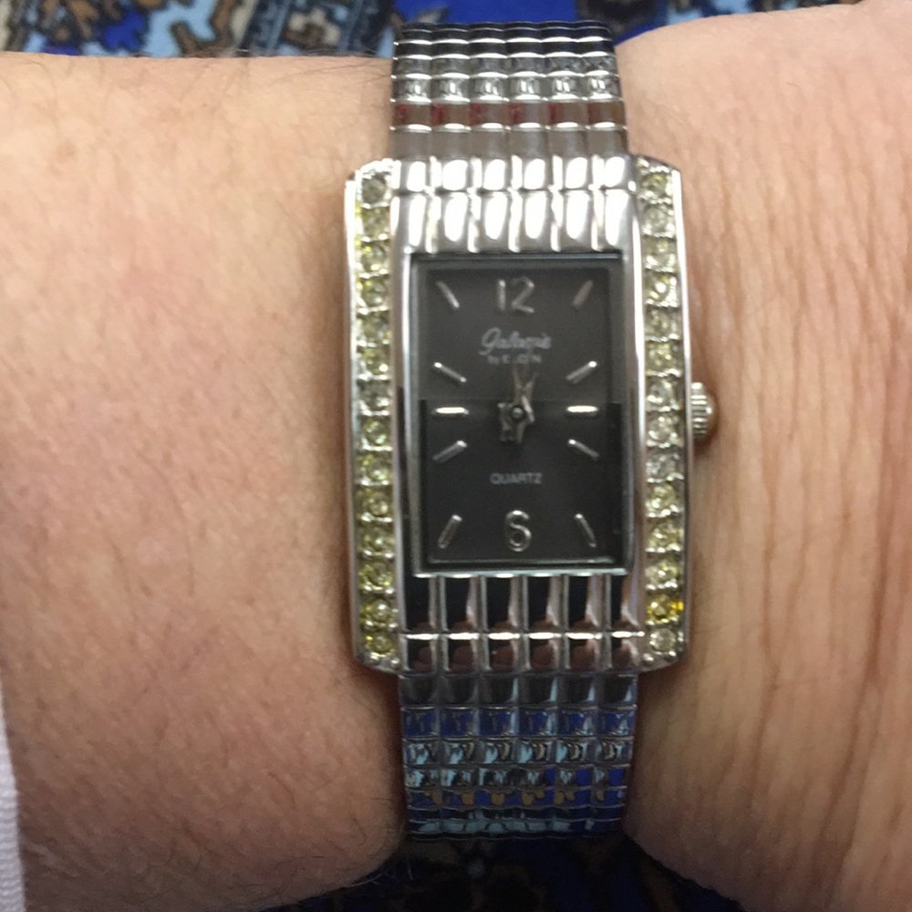 Silver Galarie by Elgin stretch band watch